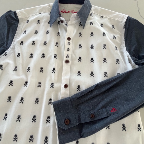Robert Graham - Skull & Crossbones SoCal Sports Dress Button Down Shirt - Medium - Picture 12 of 16